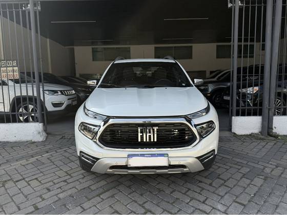 FIAT TORO 2.0 16V TURBO DIESEL RANCH 4WD AT9 FIAT TORO 2.0 16V TURBO DIESEL RANCH 4WD AT9